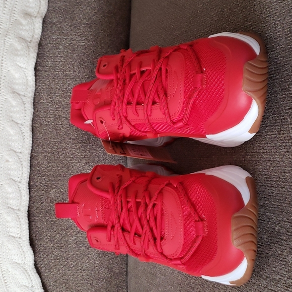 Champion Hyper C Pilot Scarlett red shoes - Picture 5 of 12